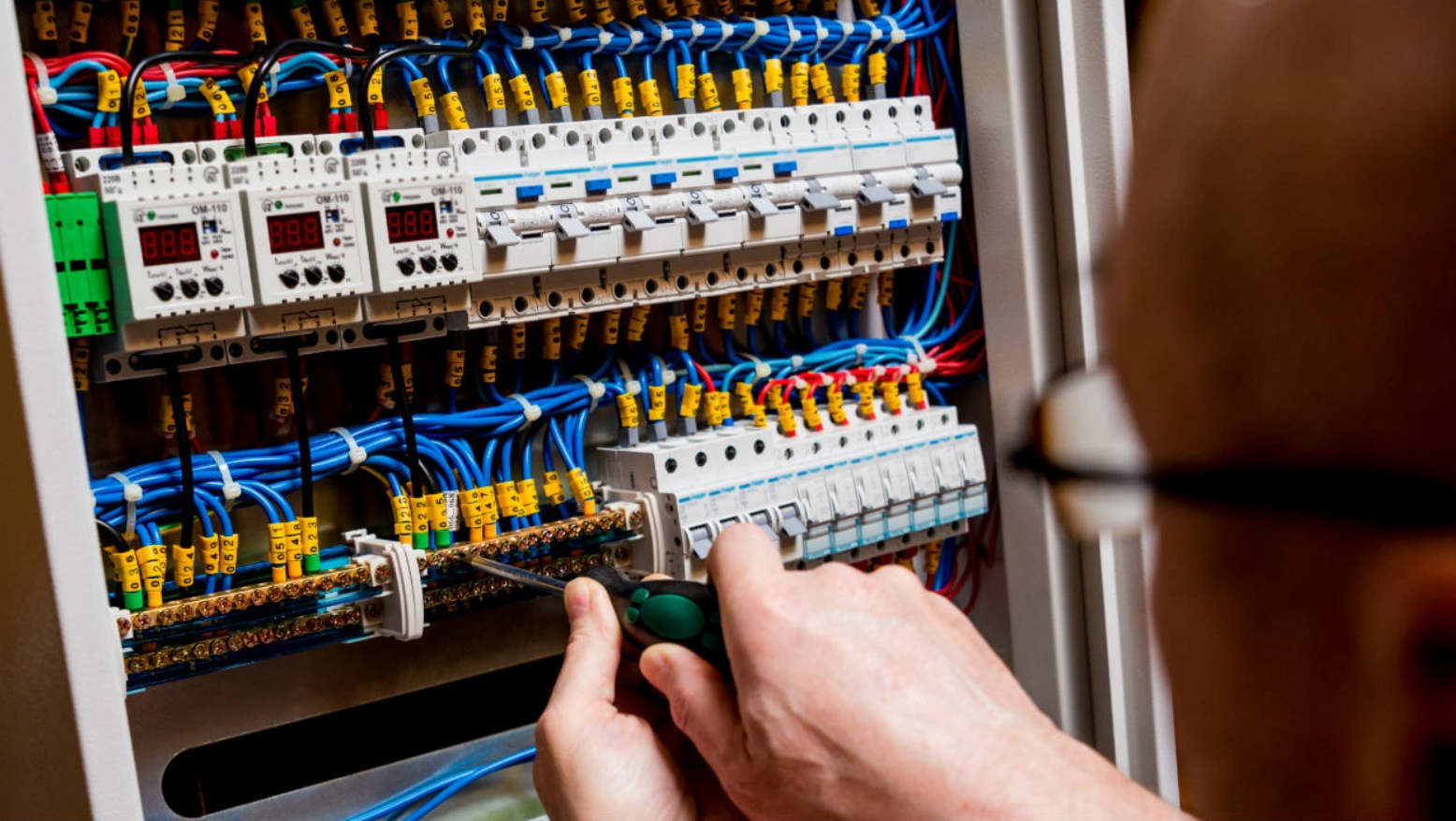 Instalacja ograniczników przepięć - praktyczne wskazówki.